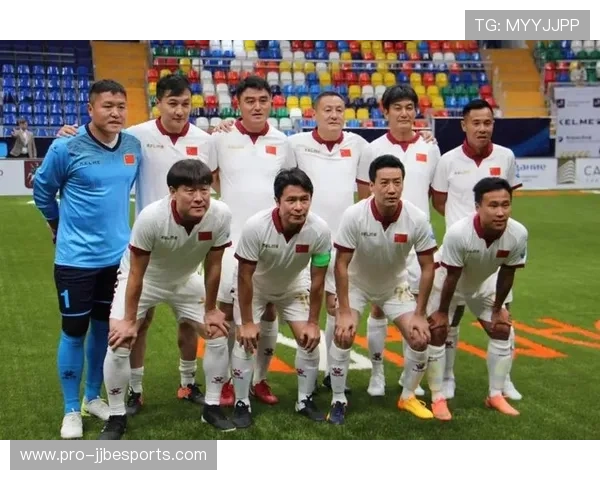 足球传奇家族揭秘：球星背后的亲情故事与荣耀传承